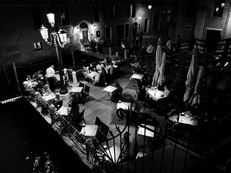 RESTAURANTS / BOULANGEIRES